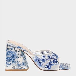 COPY - Betsy Johnson, Roo Blue Floral Heel. Never Worn